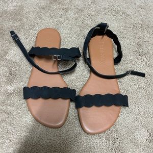 Black Scalloped Women’s Sandals